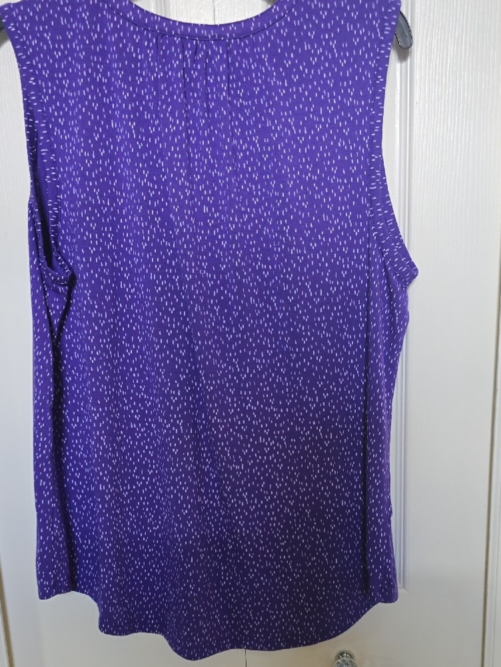 Liz Claiborne Purple Sleeveless Henley with White Dot Pattern - Picture 3 of 4